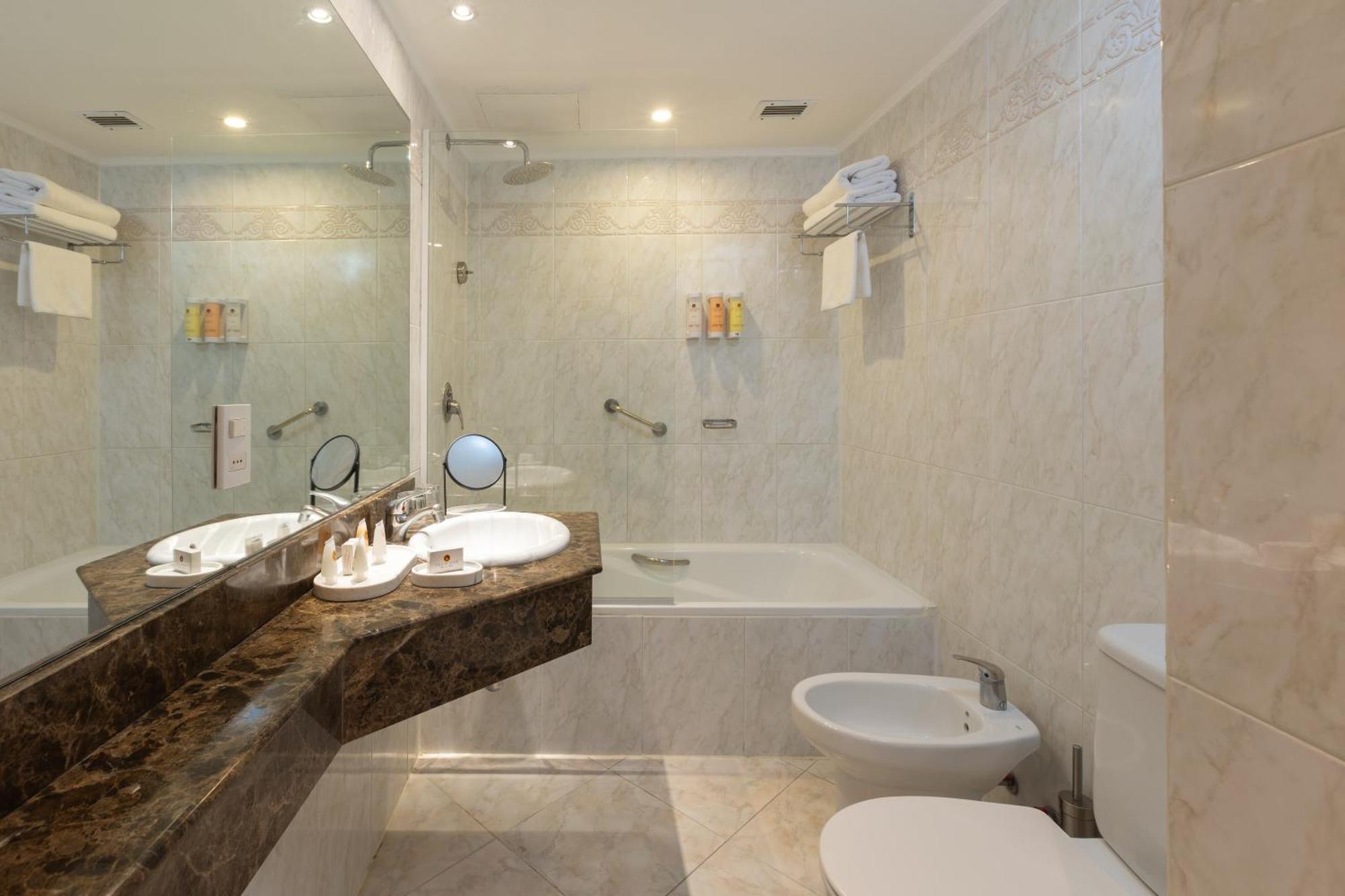 Executive Suite,1689831928:JPEG